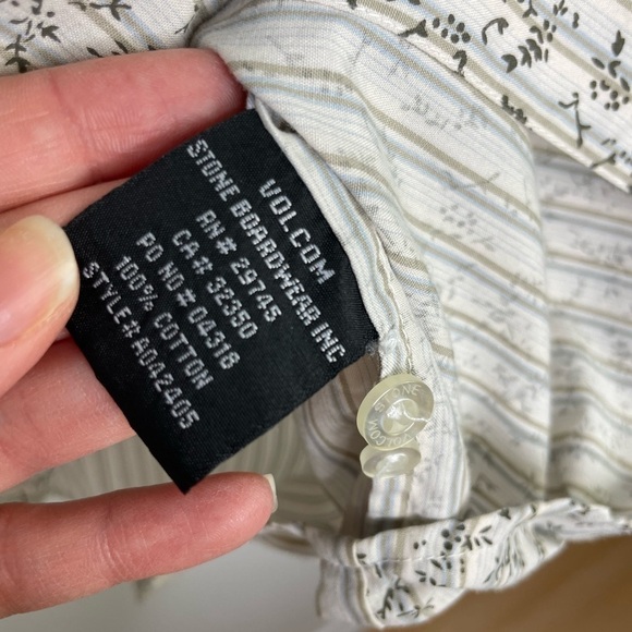 VOLCOM mix print floral skateboard buttons blouse - Picture 5 of 8